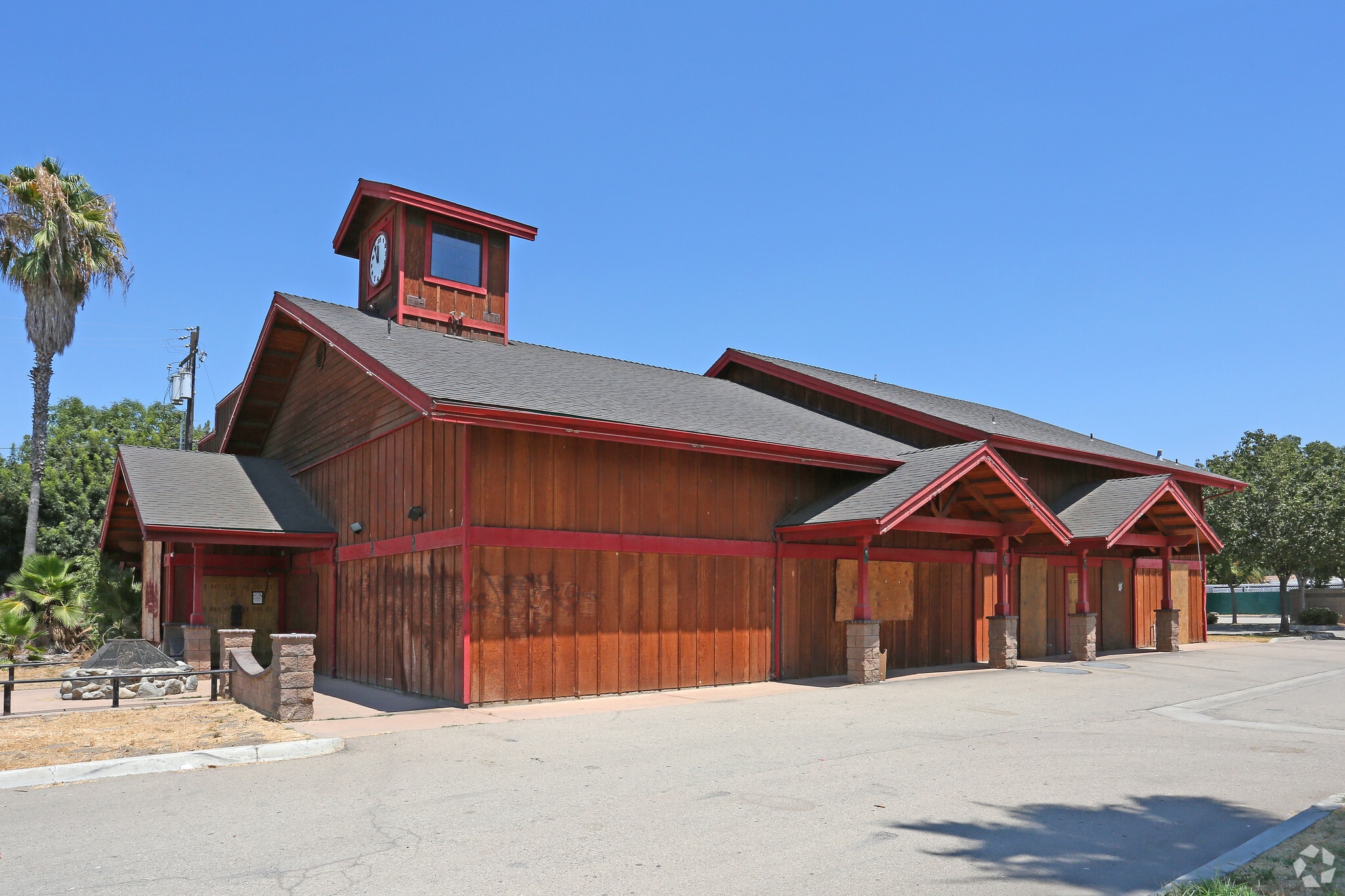 6100 S Mooney Blvd, Visalia, CA for Rent