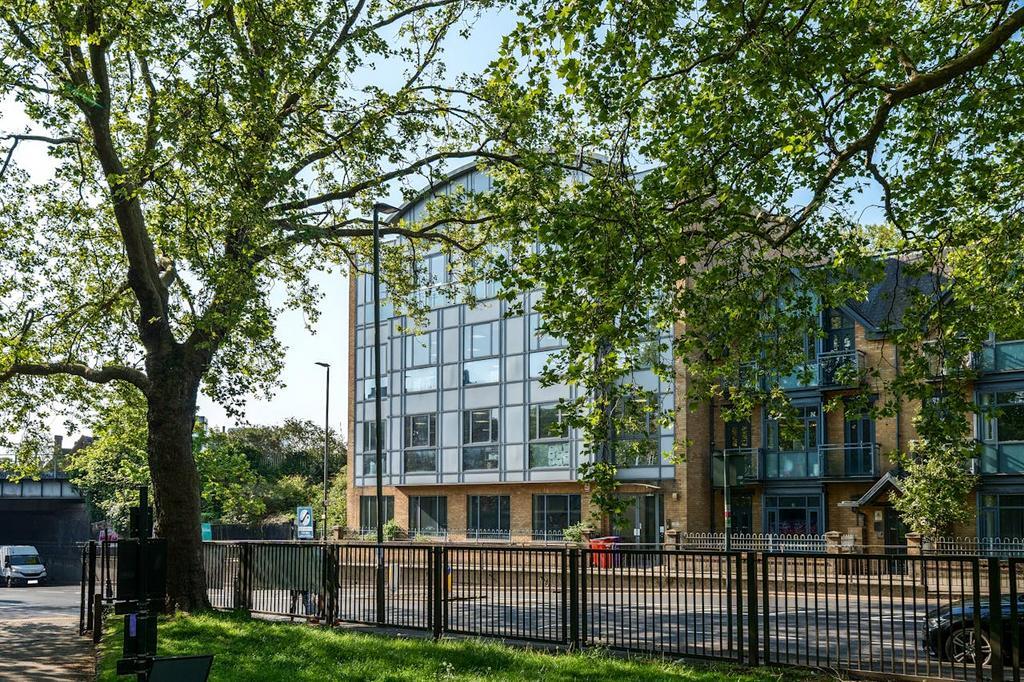 57 Putney Bridge Rd, London, LND for Rent