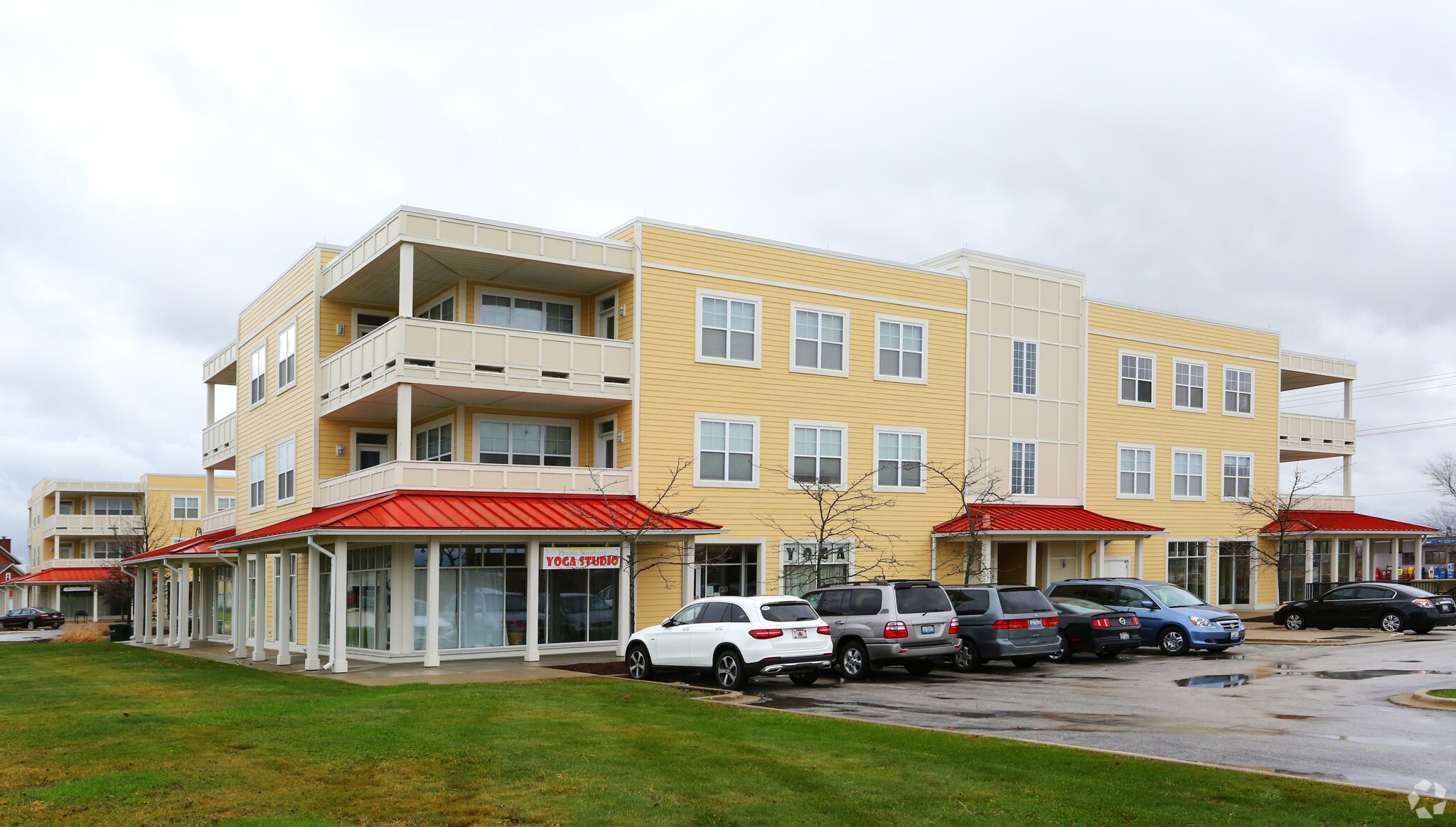 960-970 Harris Rd, Grayslake, IL for Rent