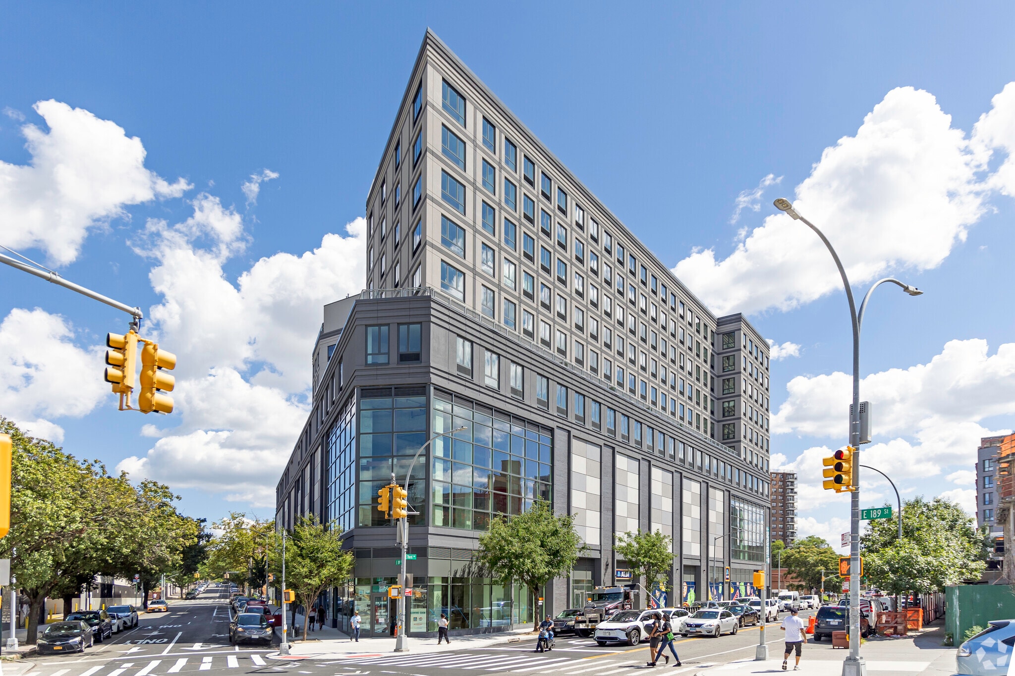 4720 3rd Ave, Bronx, NY for Rent