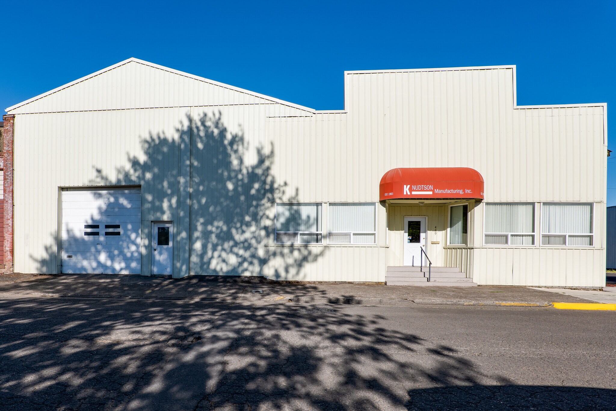 489 Front St, Junction City, OR for Sale