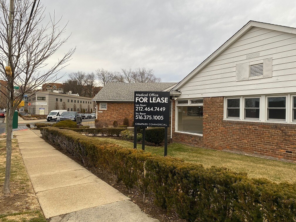 214-02 24th Ave, Flushing, NY for Rent