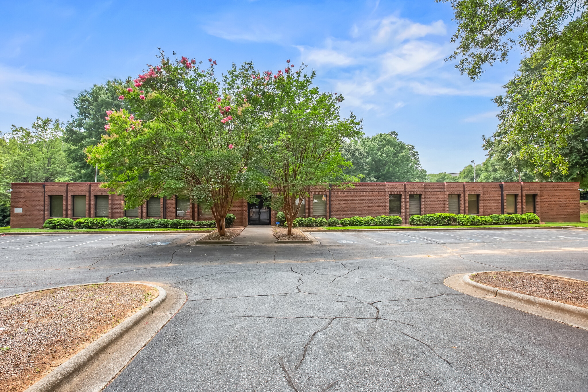 289 Mercantile Dr, Winston-Salem, NC for Sale