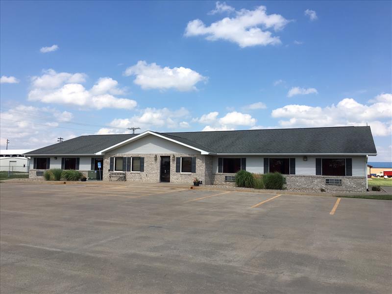 711 N Center St, Shelbina, MO for Sale