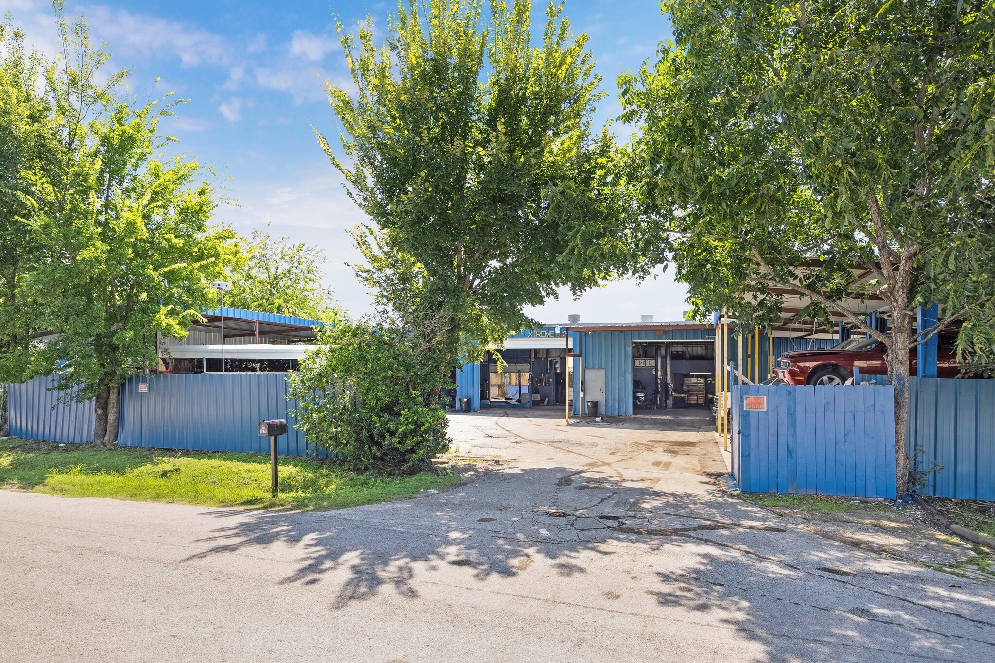 8921 Daffodil Ave, Houston, TX for Rent