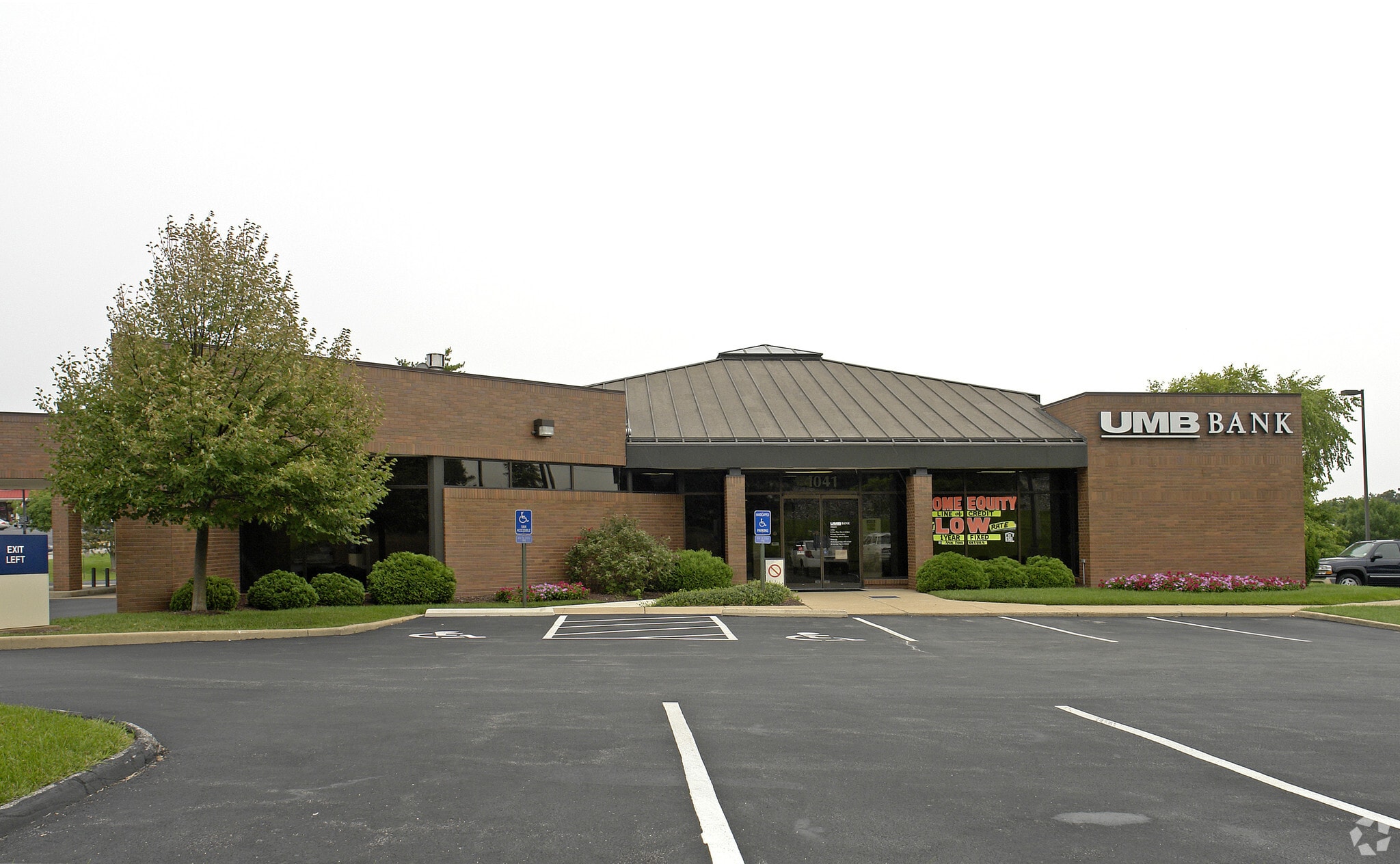 1041-1049 S Woods Mill Rd, Chesterfield, MO for Rent