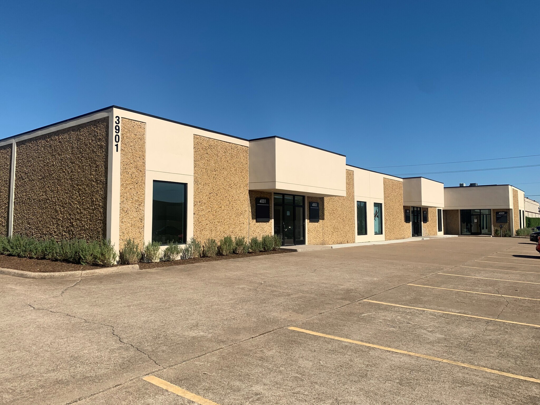 4001-4009 Lindbergh Dr, Addison, TX for Rent