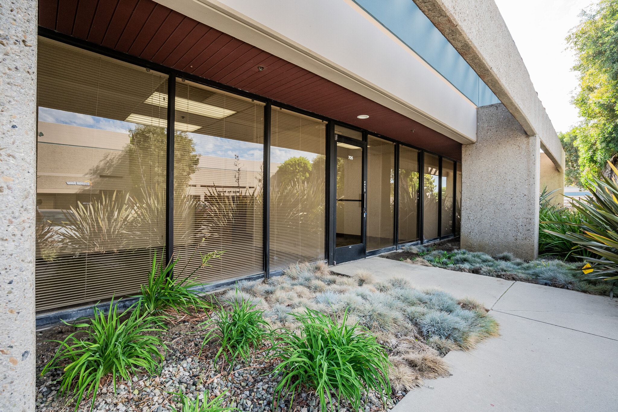 1937 Goodyear Ave, Ventura, CA for Rent