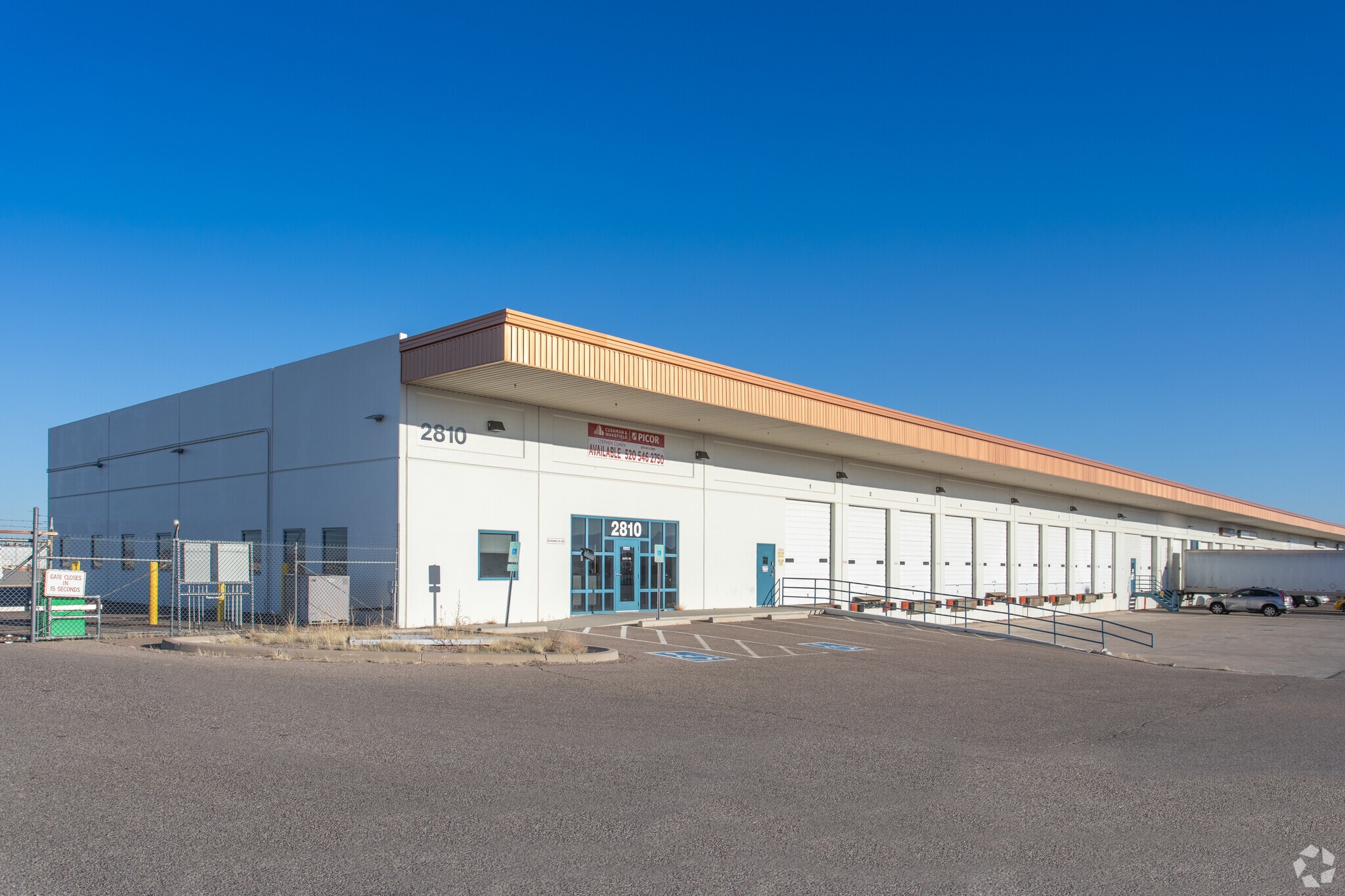 2810 E Airport Dr, Tucson, AZ for Rent