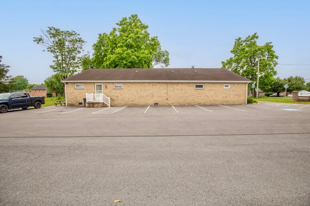 302 Rock Cliff Dr, Martinsburg, WV for Sale