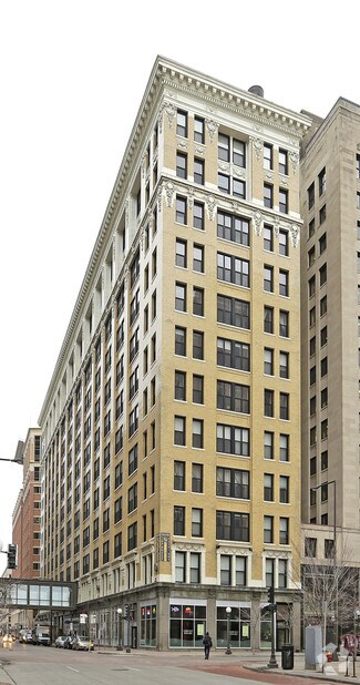 350-360 Saint Peter St  