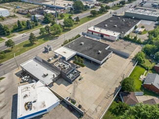 Detroit, MI Sports and Entertainment - 21413 W 8 Mile Rd