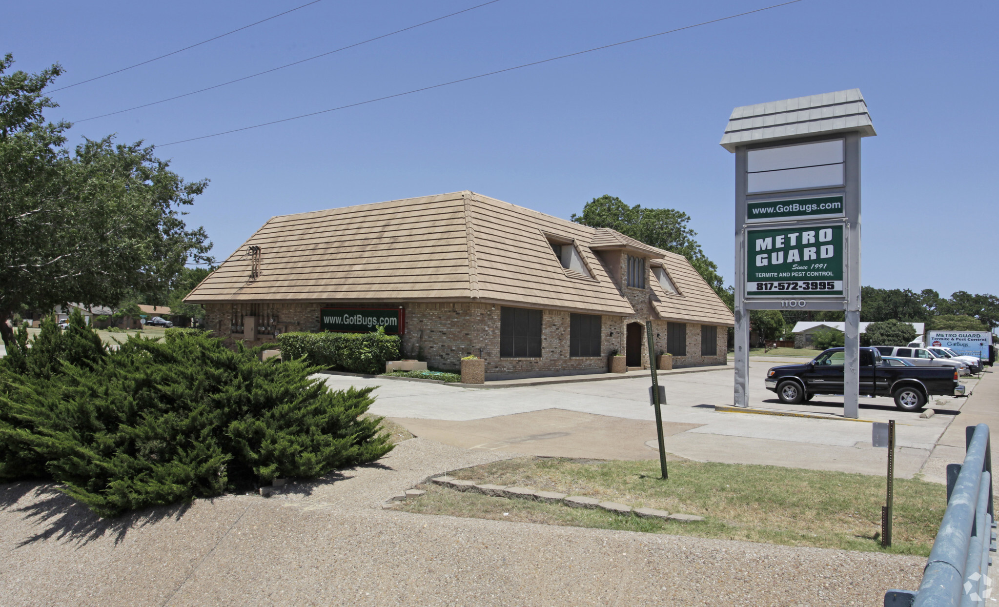 1100 W Pipeline Rd, Hurst, TX for Sale