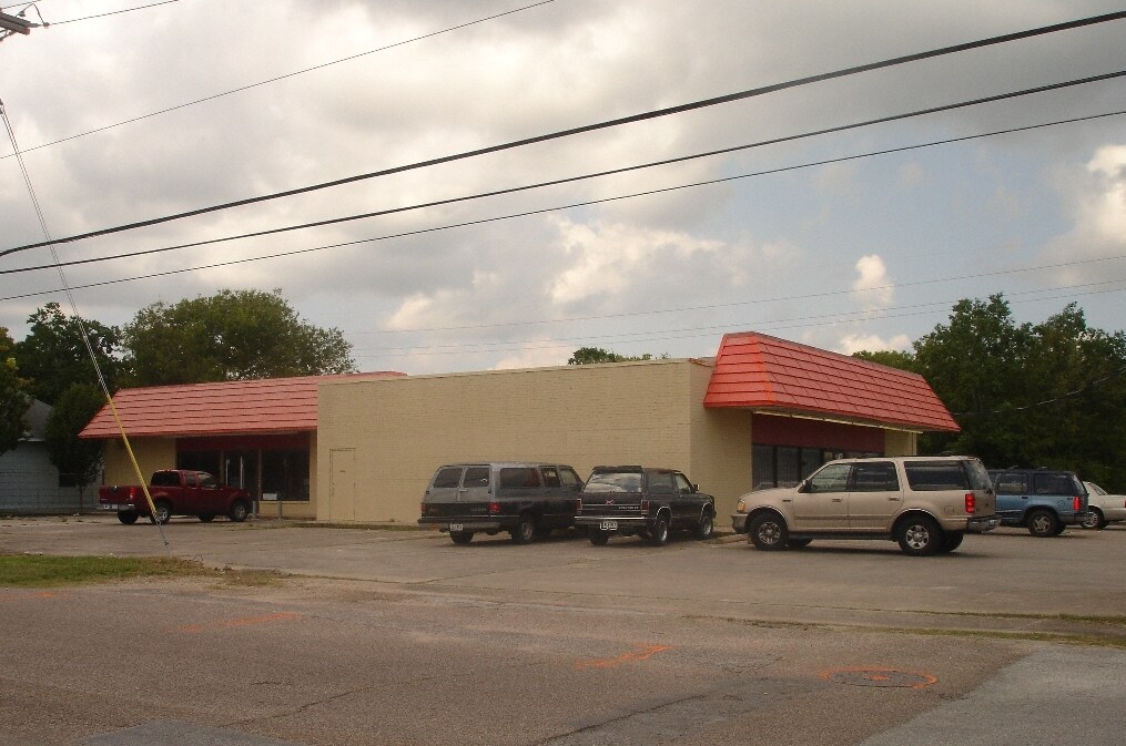 1916 Magnolia Dr, La Marque, TX for Sale