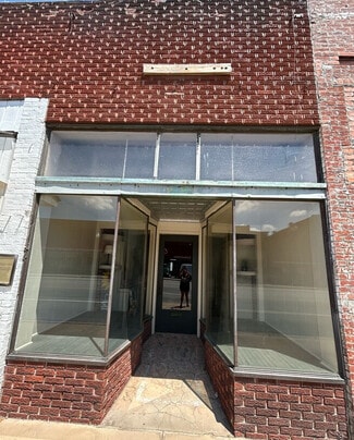 Baxter Springs, KS Storefront - 1026 Military Ave