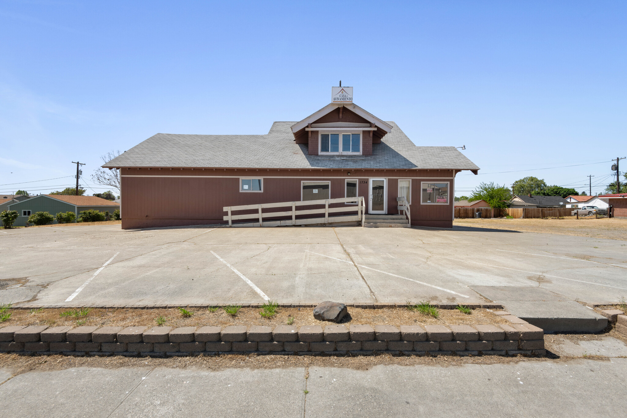 1734 N 5th Ave, Pasco, WA for Sale