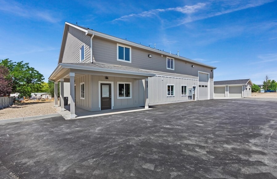 225 N Happy Valley Rd, Nampa, ID for Rent