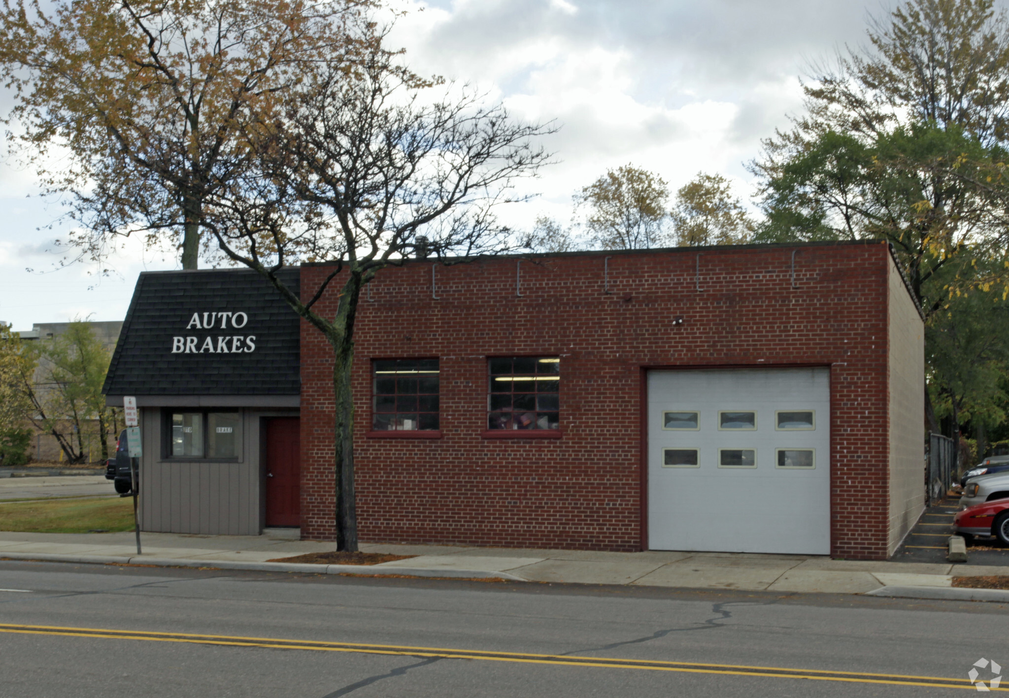 2416 Coolidge Hwy, Berkley, MI for Sale