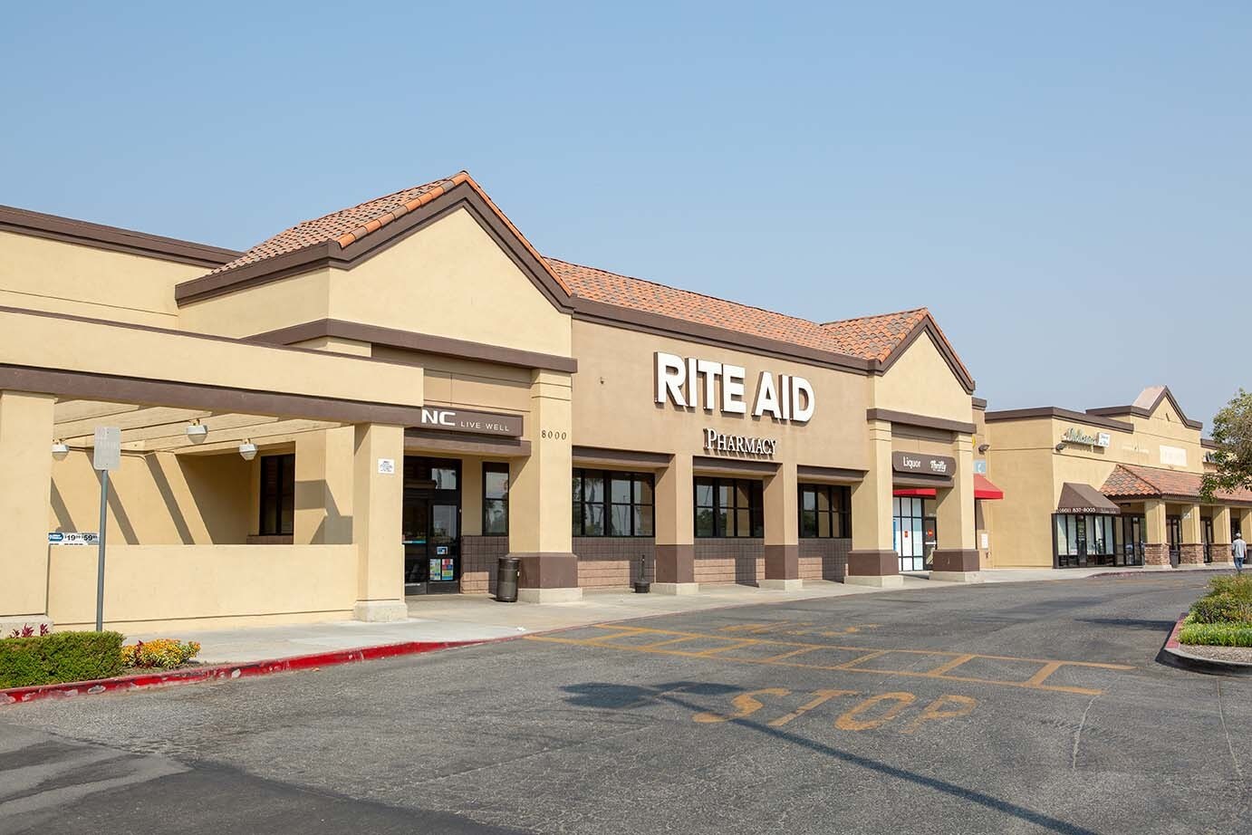 8000 White Ln, Bakersfield, CA for Rent