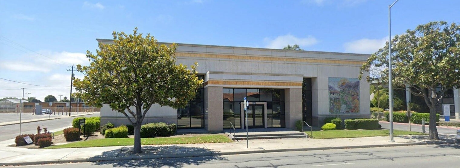 584 S Main St, Salinas, CA for Sale