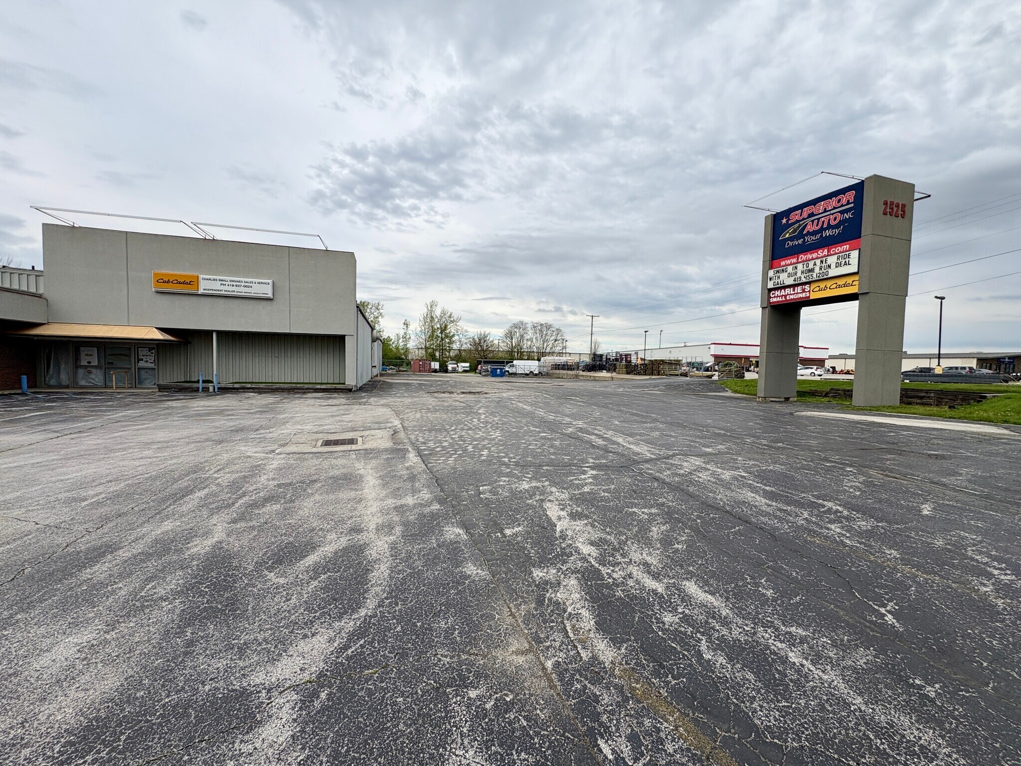 2525 W Market St, Tiffin, OH for Rent