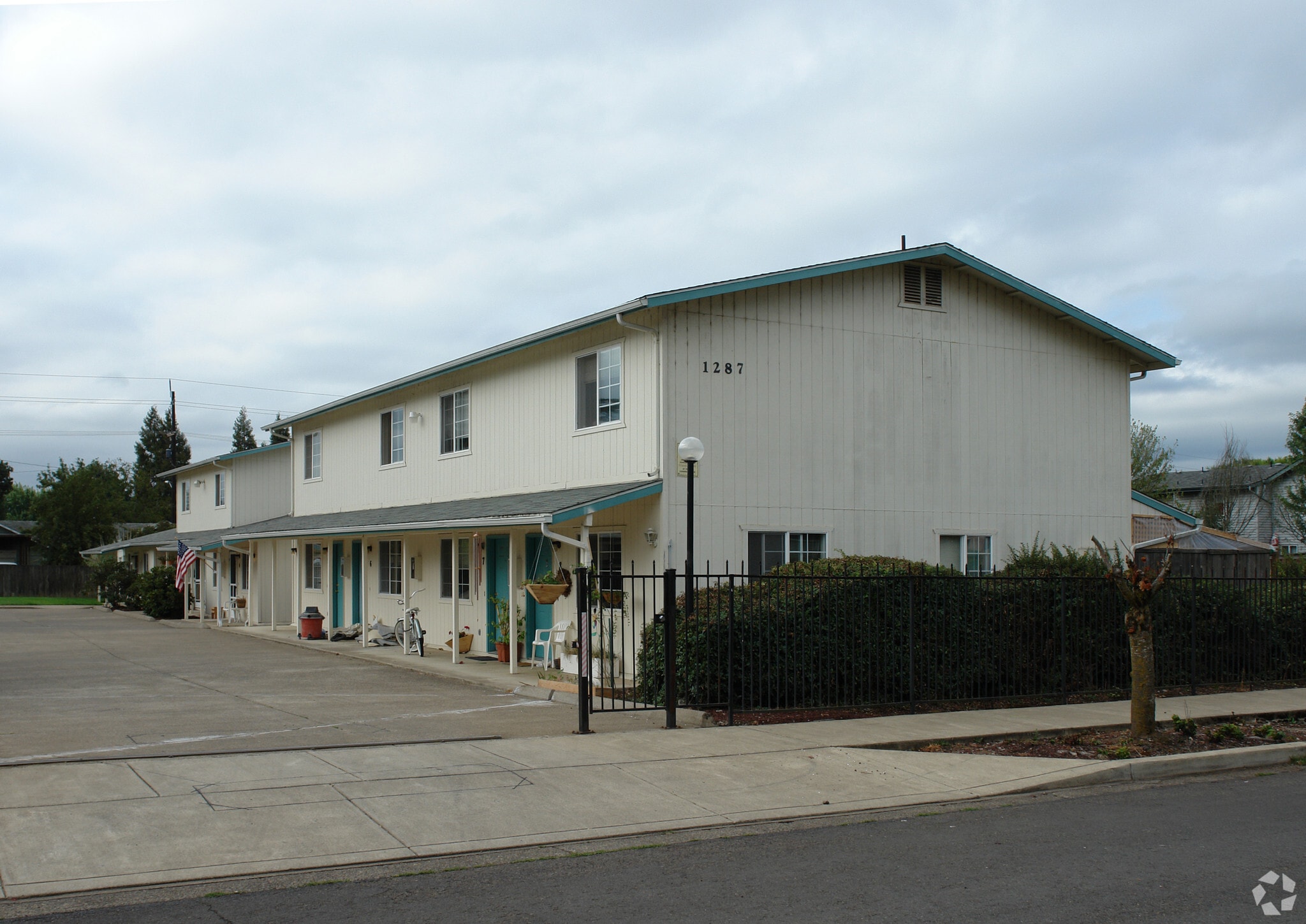 1287 R St, Springfield, OR for Sale