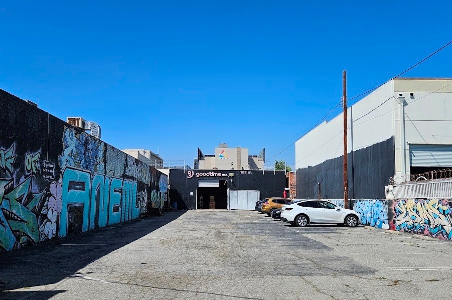 154 W 23rd St, Los Angeles, CA for Sale