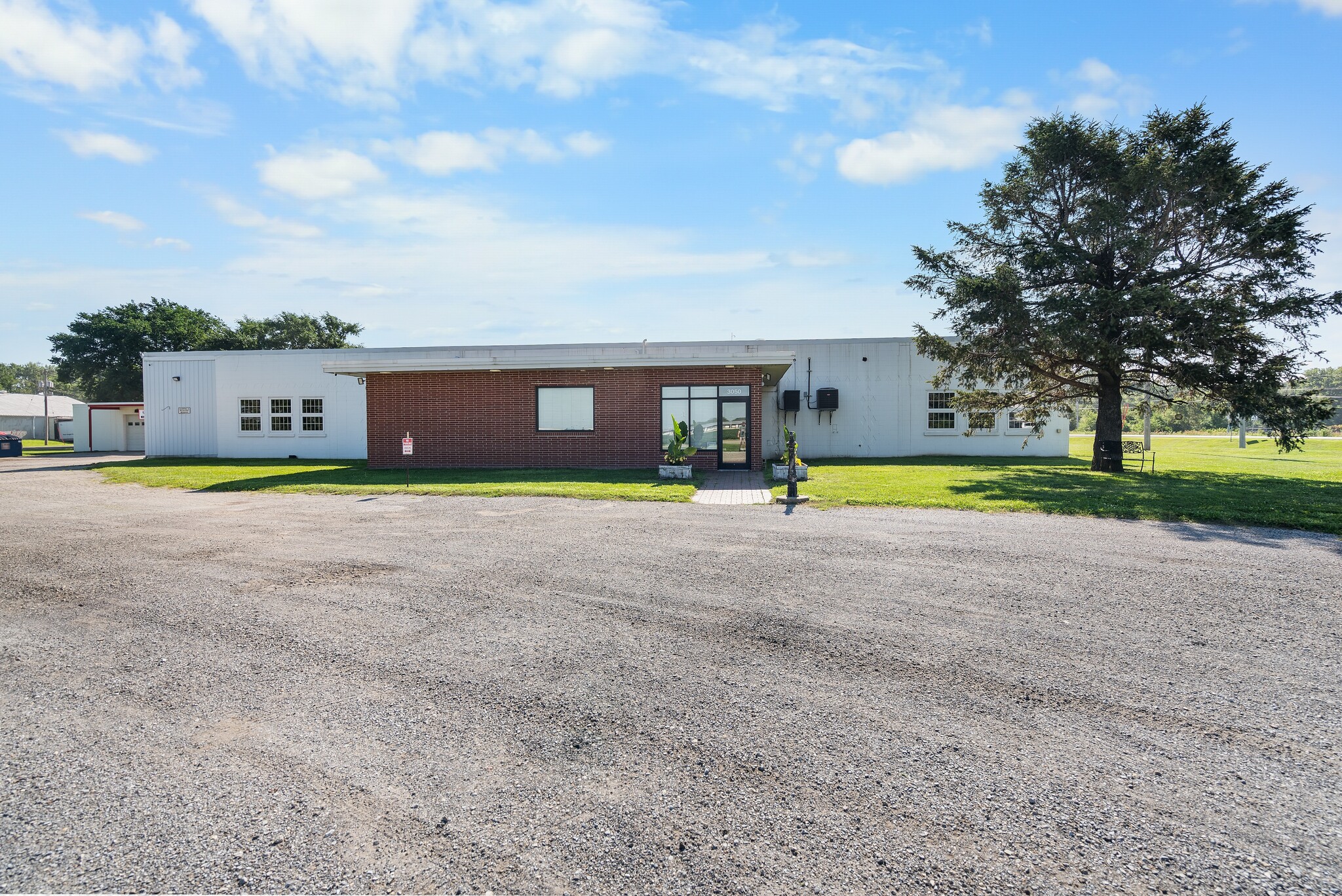 3050 Wagner Rd, Waterloo, IA for Sale