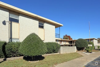 4741 Ridgeway Dr  