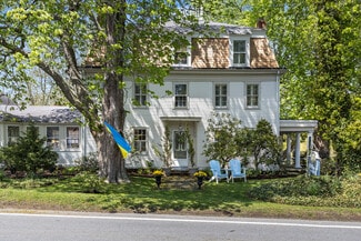 Brewster, MA Hospitality - 1861 Main St