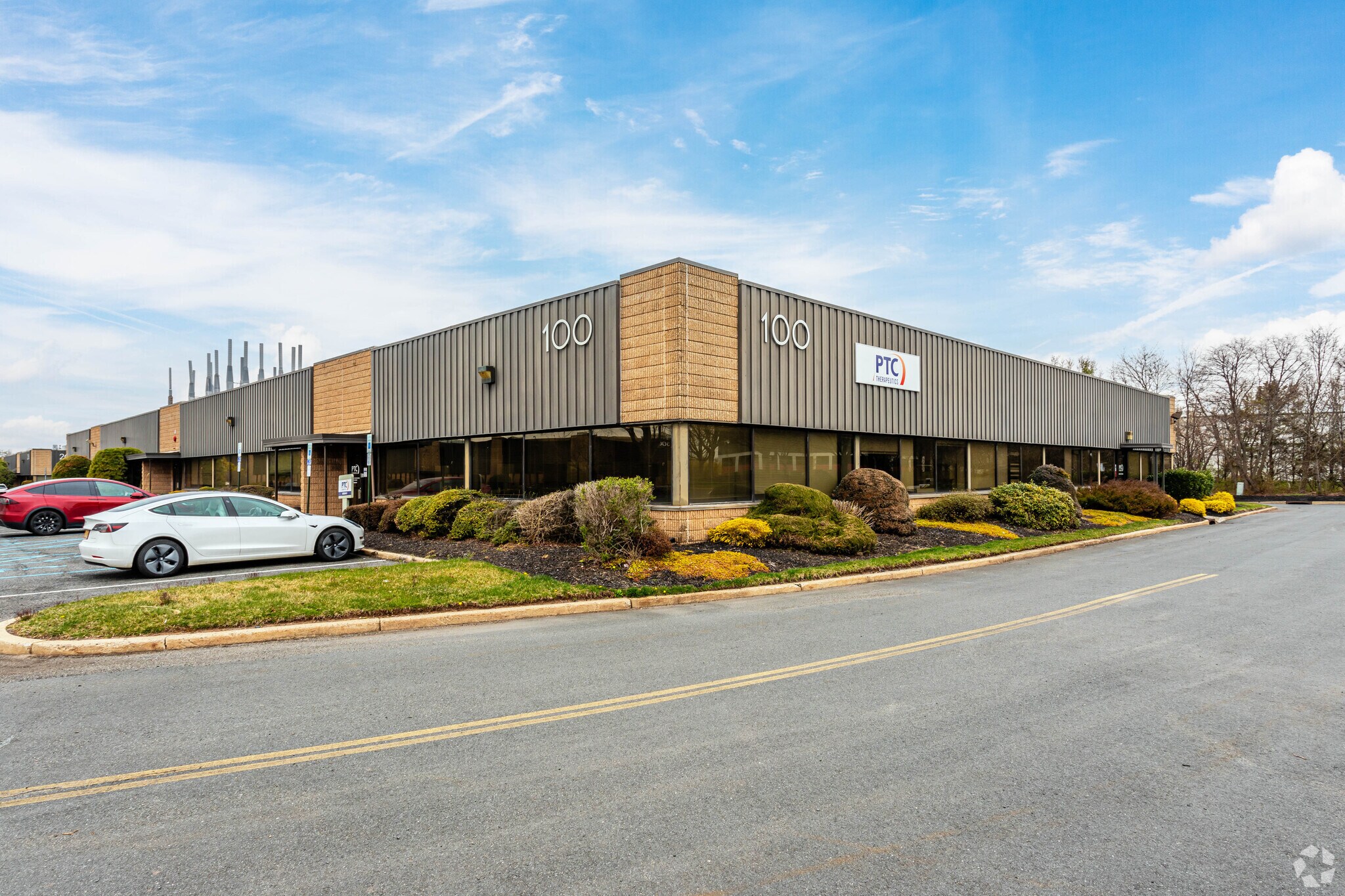 100 Corporate Ct, South Plainfield, NJ for Rent
