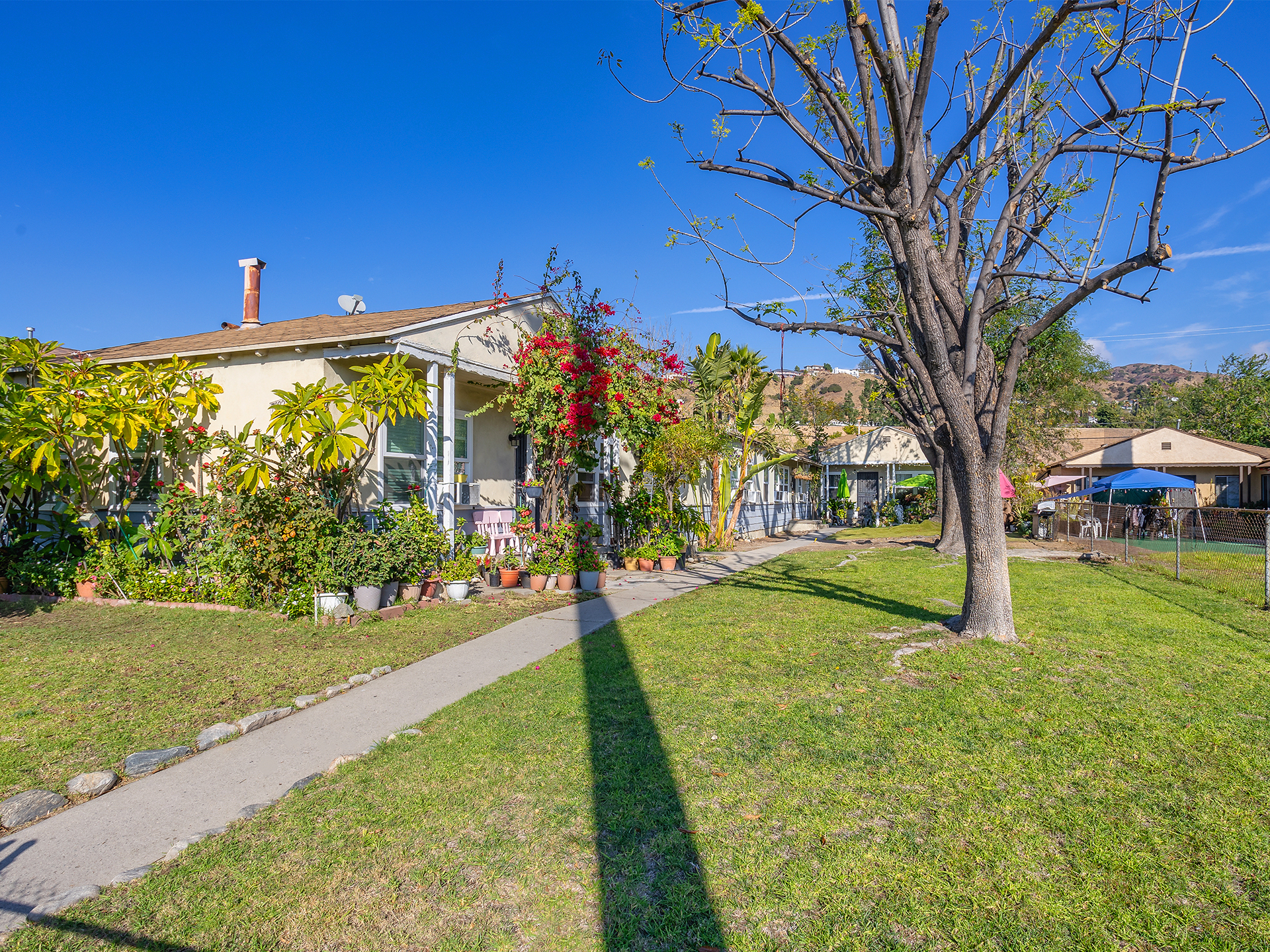 7982 De Garmo Ave, Sun Valley, CA for Sale