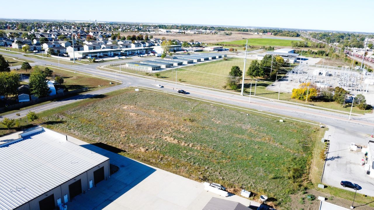 111 S Moonlight Rd, Gardner, KS for Sale