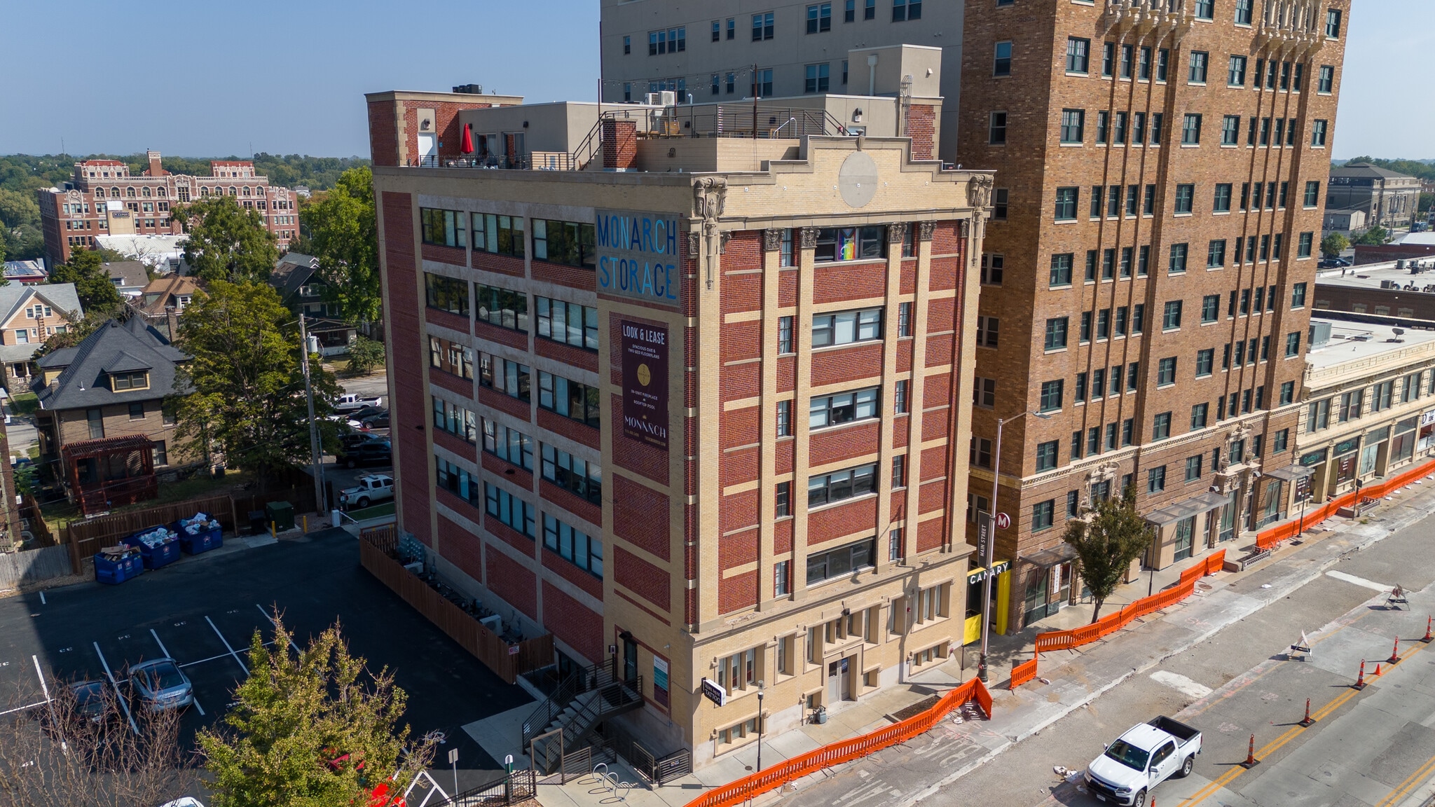 3825-3829 Main St, Kansas City, MO for Rent