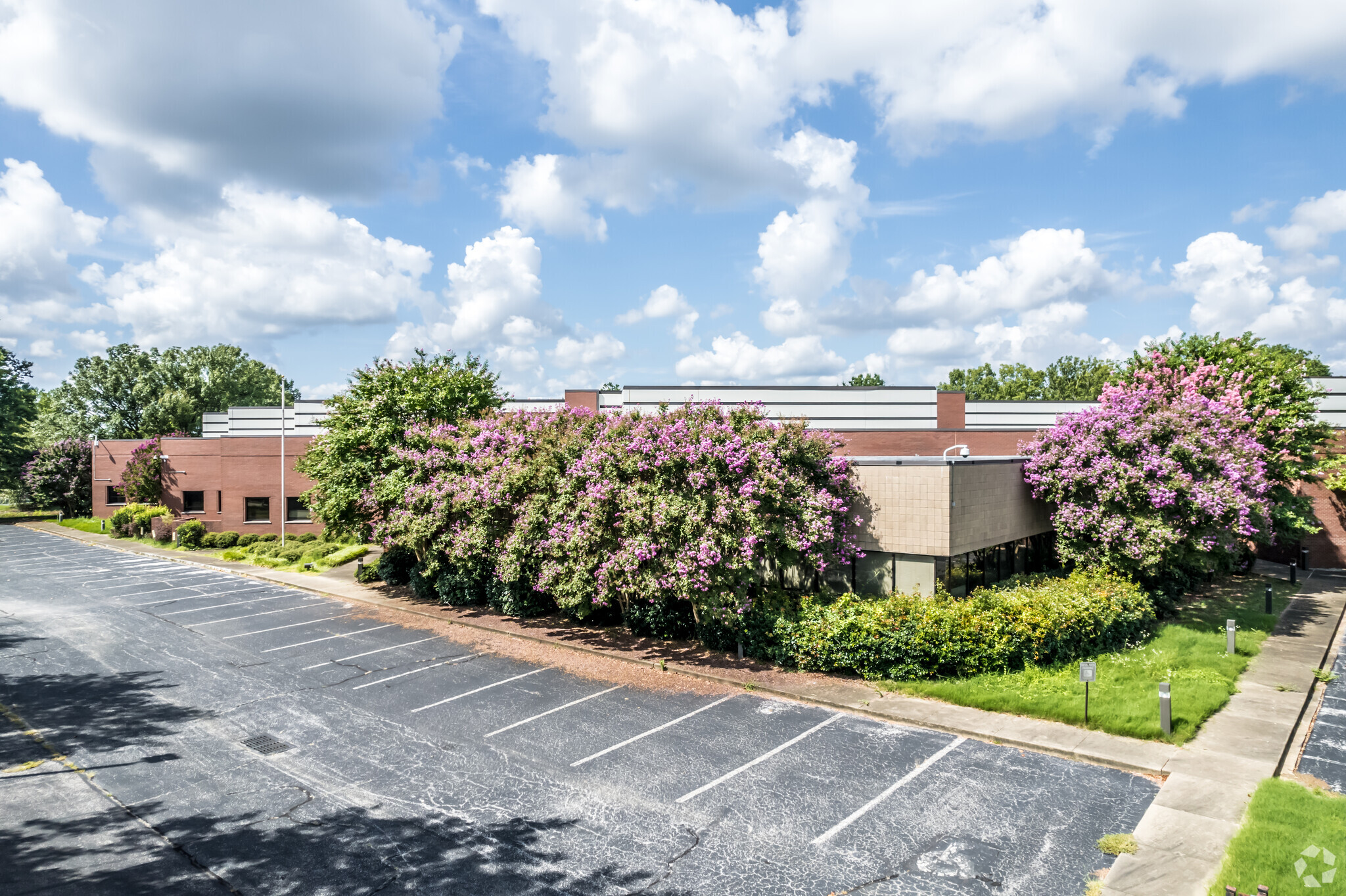 8000 Horizon Center Blvd, Memphis, TN for Sale