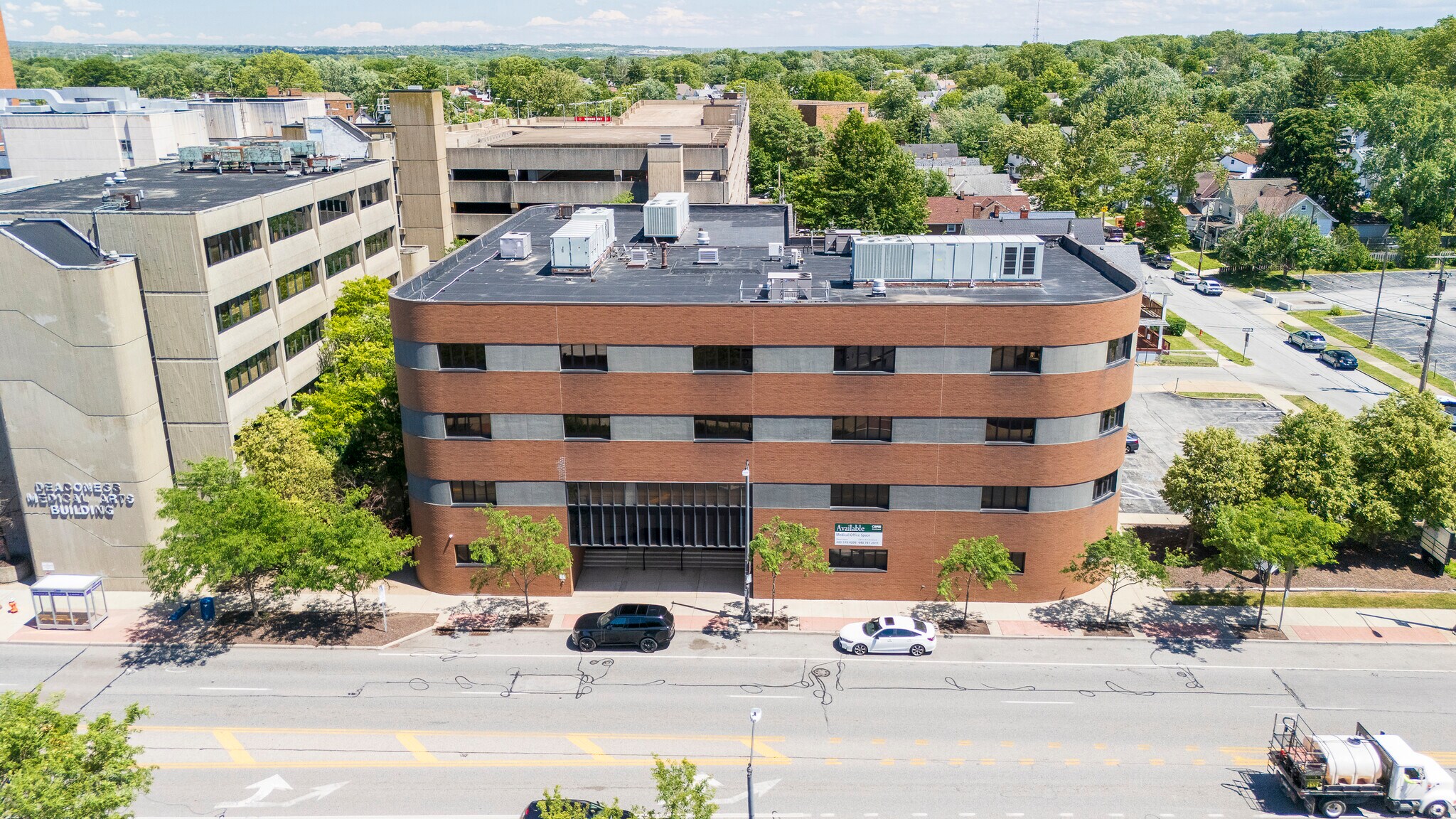 4269 Pearl Rd, Cleveland, OH for Rent