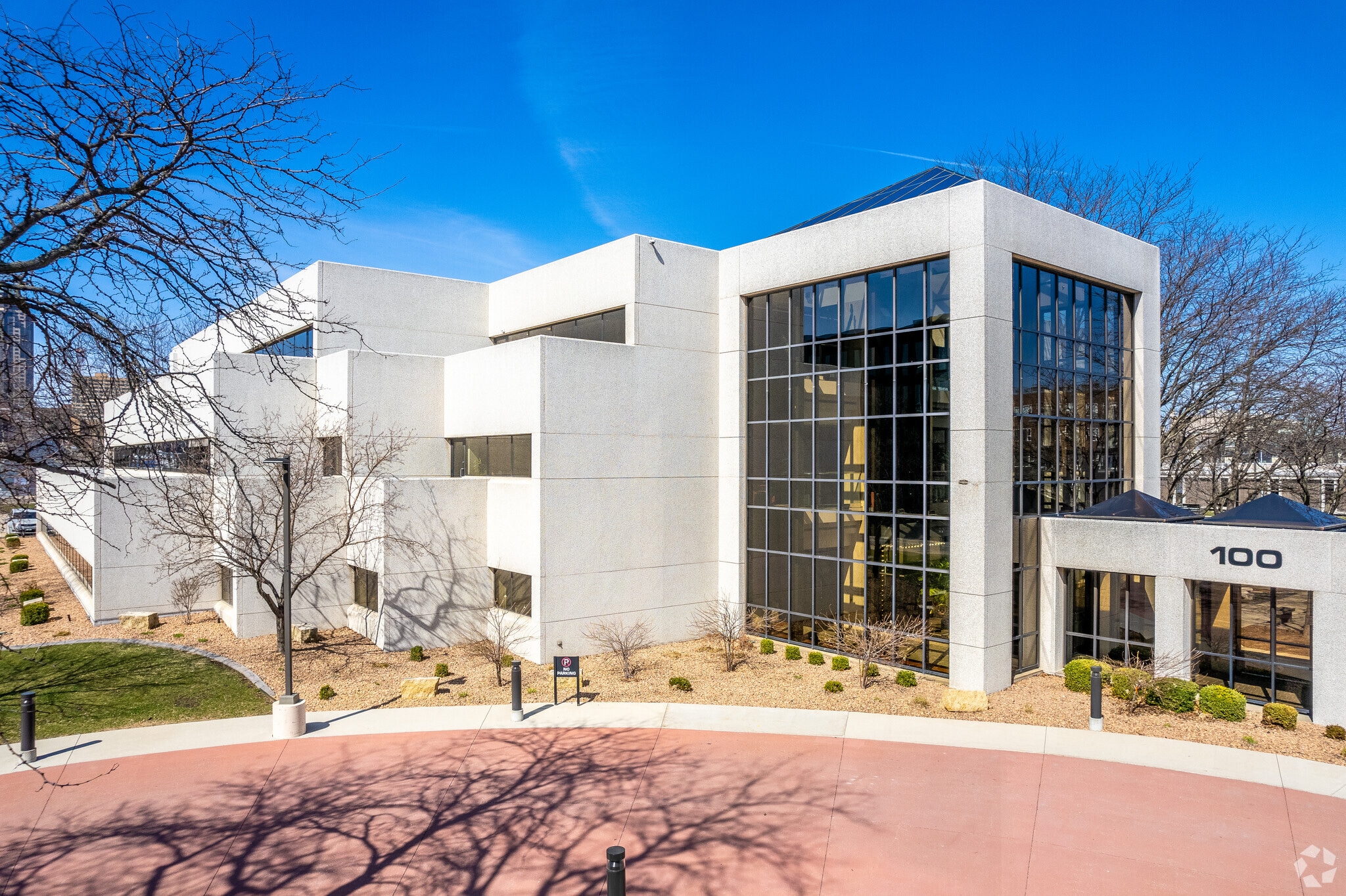 100 E Grand Ave, Des Moines, IA for Rent