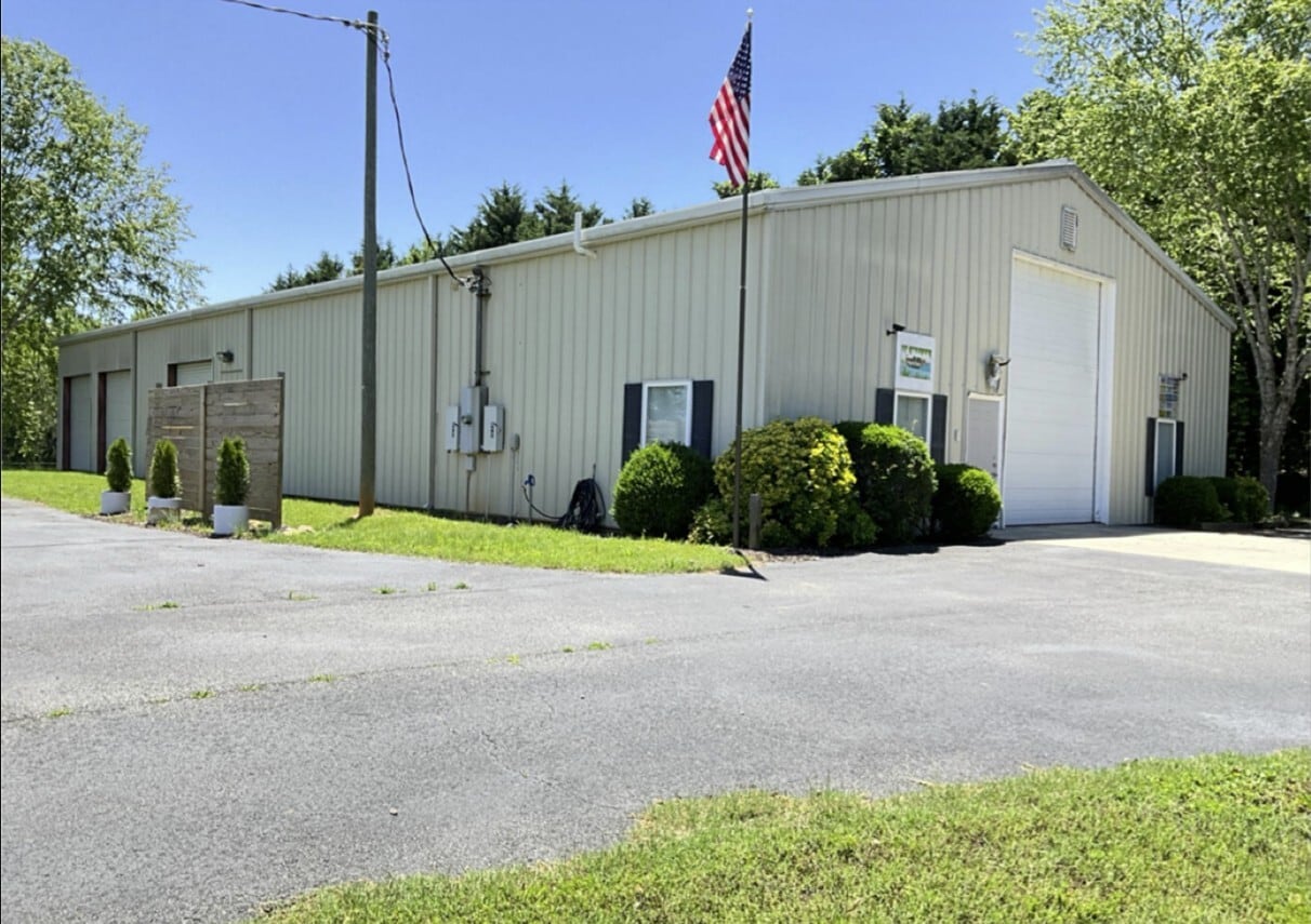 5541 Thompson Bridge Rd, Murrayville, GA for Sale