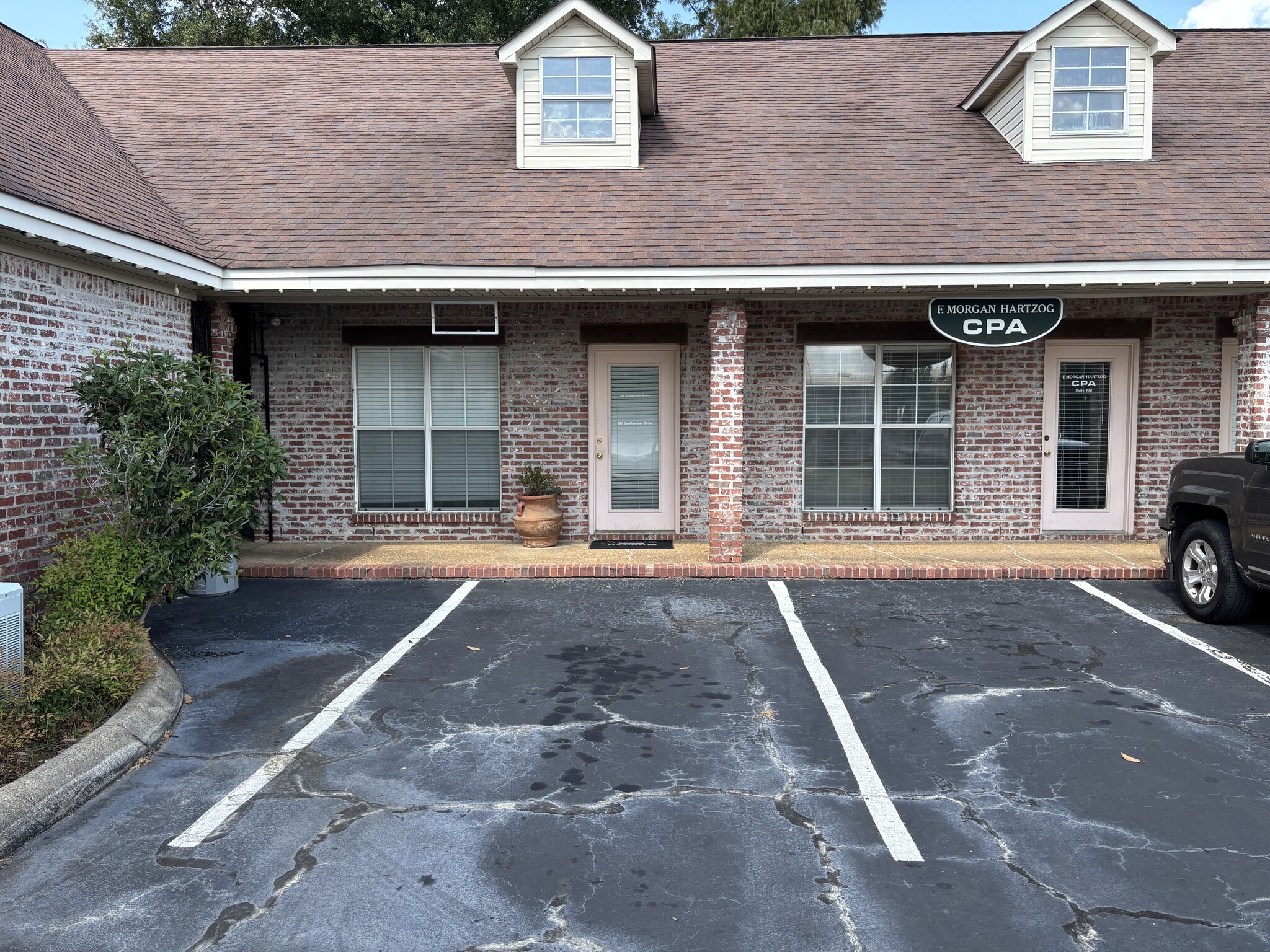 100 Southpointe Dr, Byram, MS for Rent