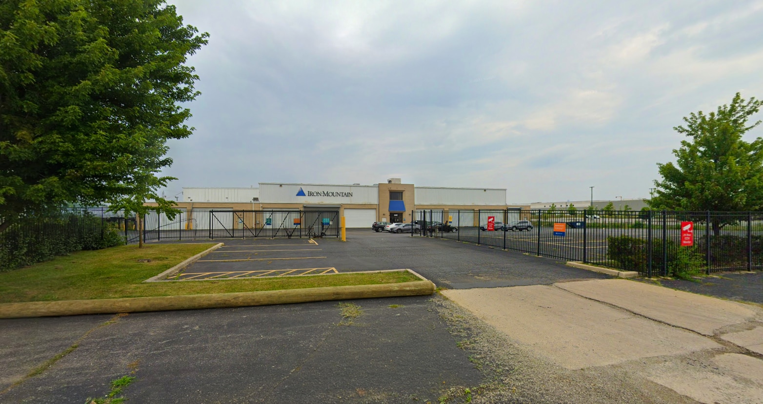 4242 W 42nd Pl, Chicago, IL for Rent