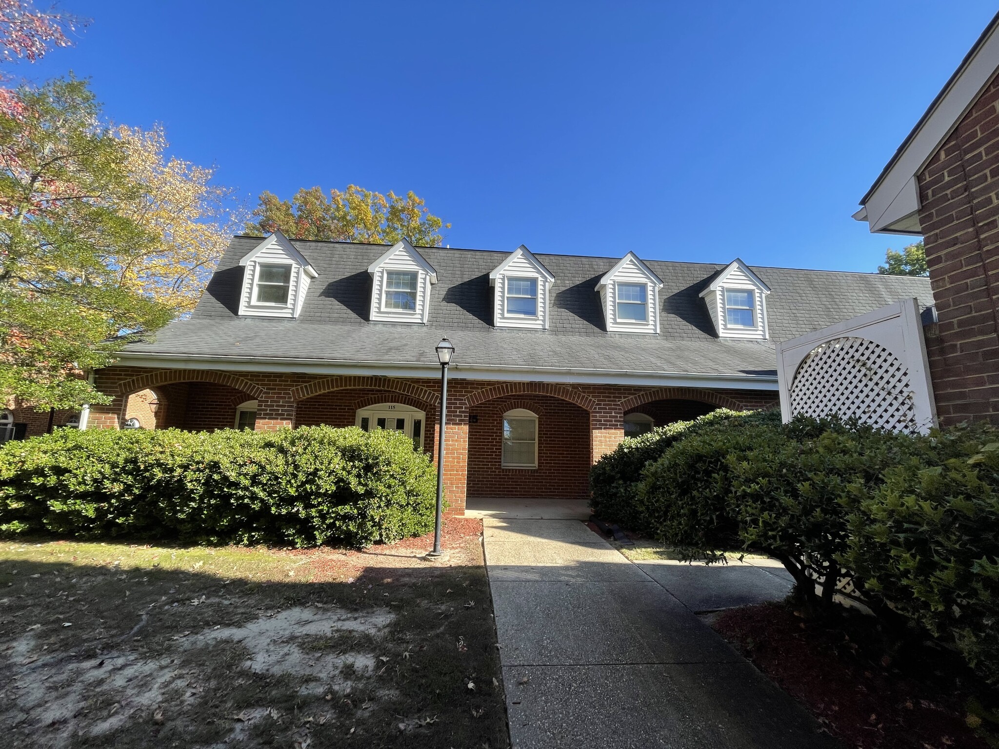 11325 Pembrooke Sq, Waldorf, MD for Sale