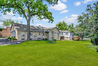 Westmont, IL Apartments - 308 E 55th St