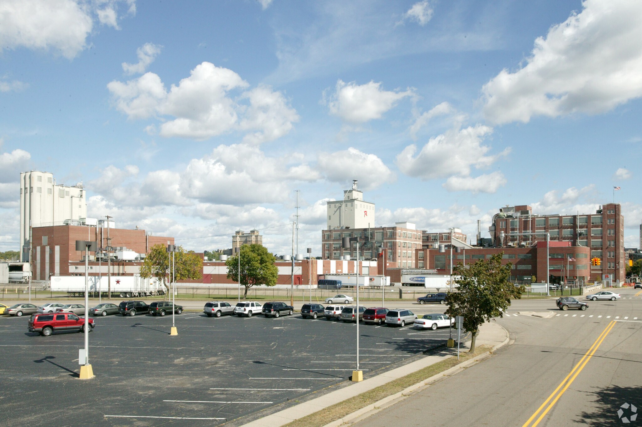 150 S McCamly St Battle Creek, MI 49017 Industrial Property for Sale