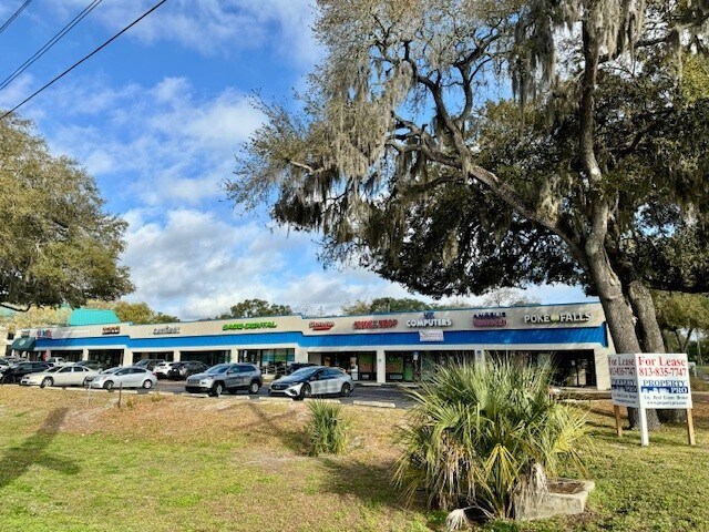 2102-2128 W Brandon Blvd, Brandon, FL for Rent