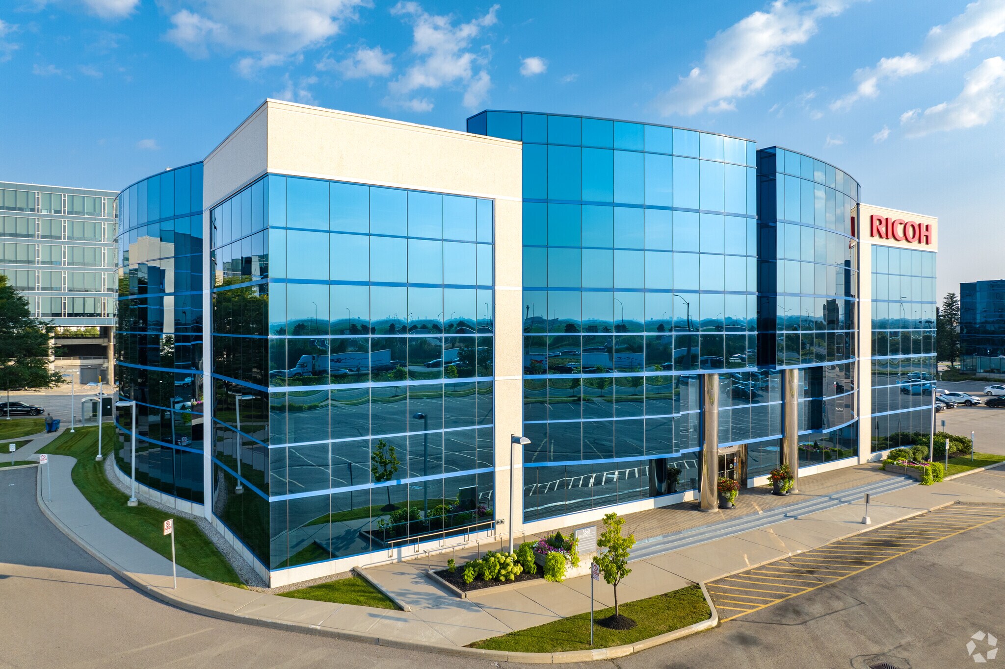 5560 Explorer Dr, Mississauga, ON for Rent