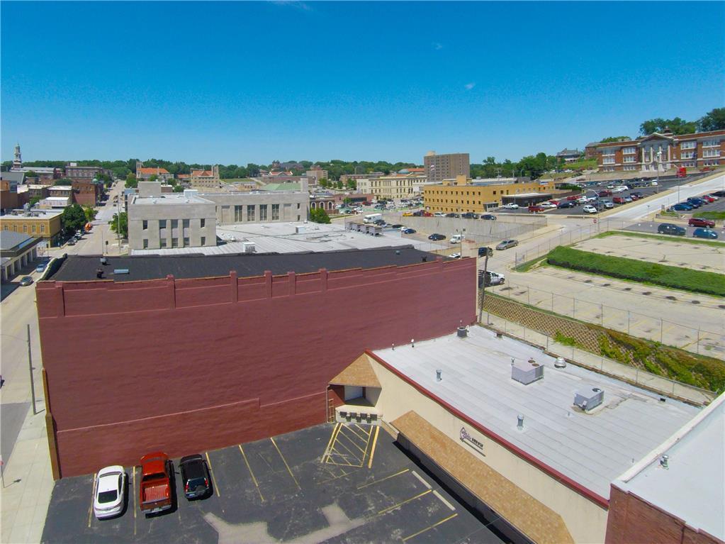 305 S 8th St, Saint Joseph, MO for Sale