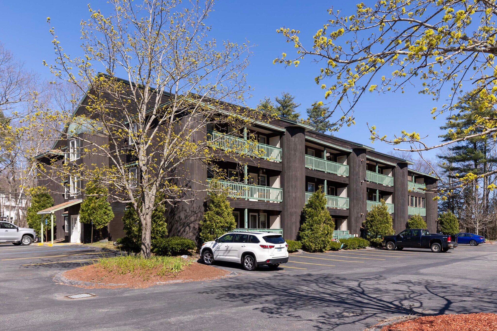 40 Route 27 Raymond, NH 03077 MultiFamily Property for Sale on