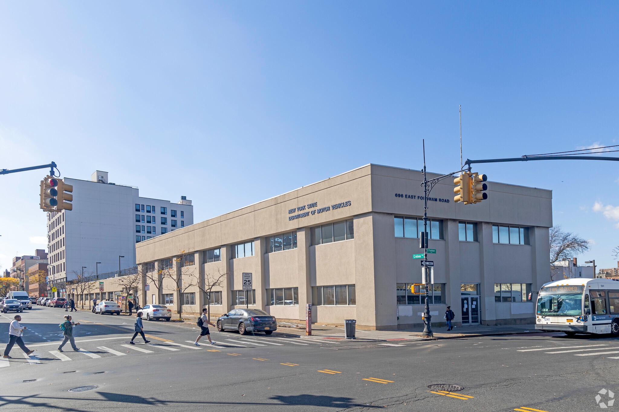 696 E Fordham Rd, Bronx, NY for Rent