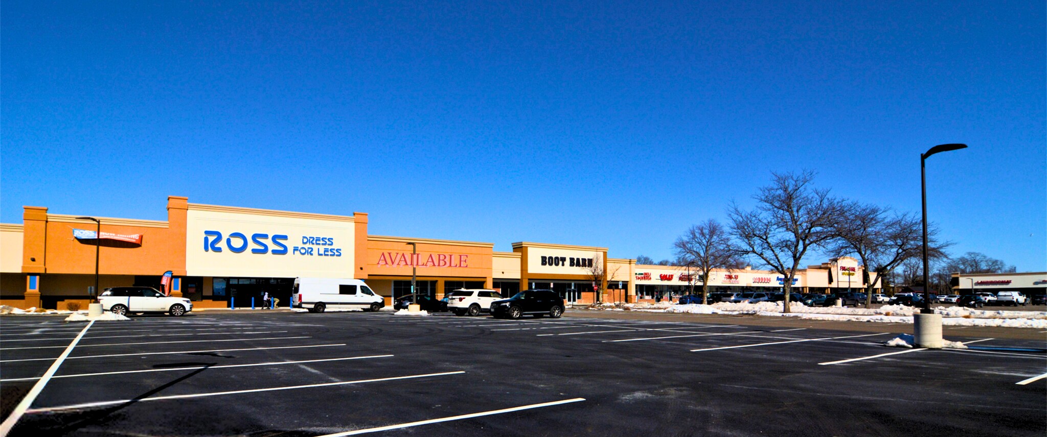 1080-1140 Old Country Rd, Riverhead, NY for Rent