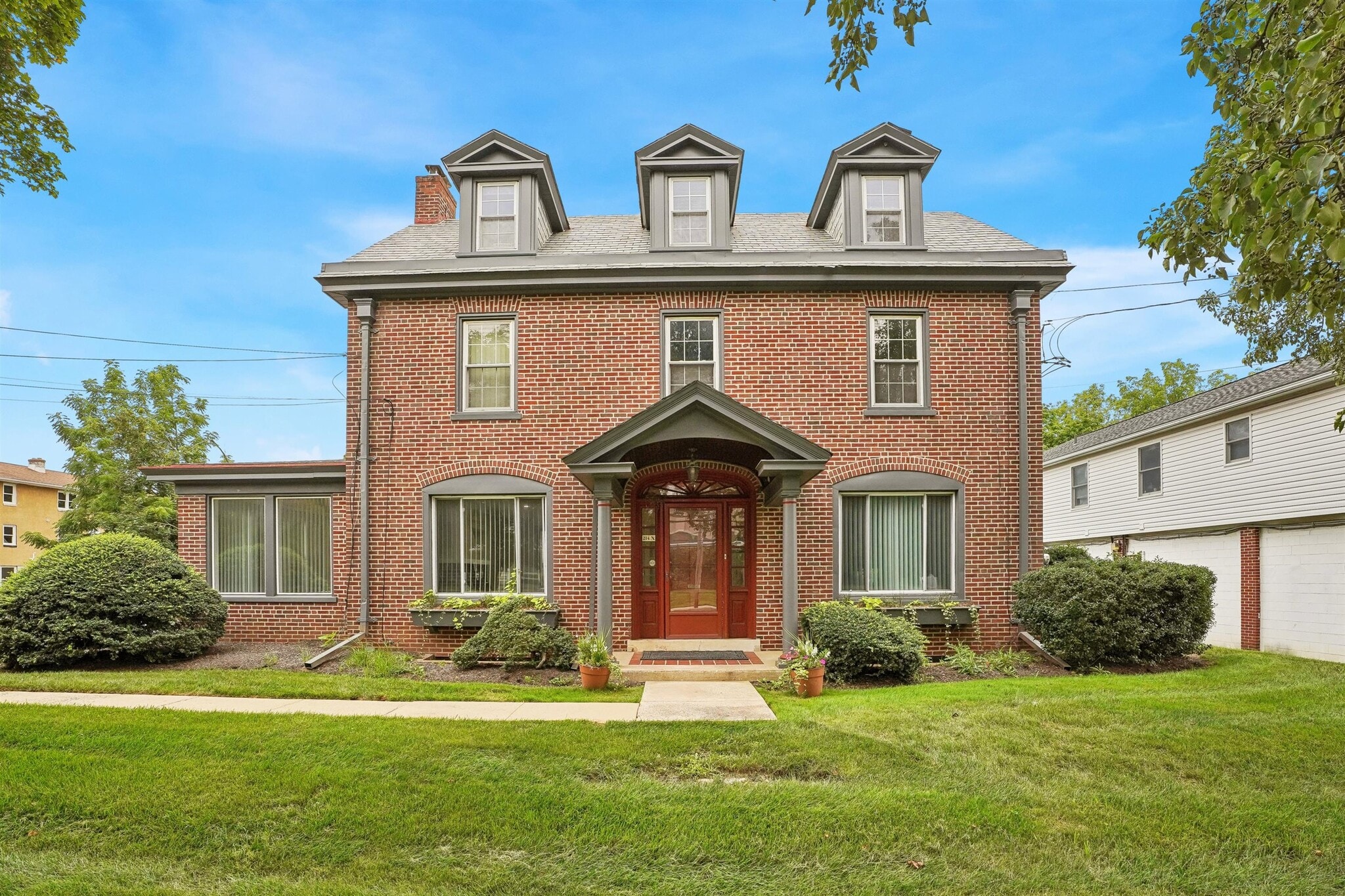 214 N Main St, North Wales, PA for Sale